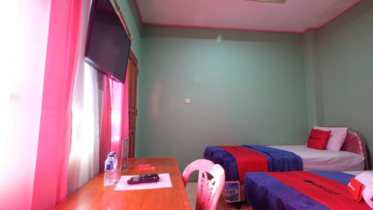 RedDoorz near Mangrove Forest Kupang Kupang  Exterior foto